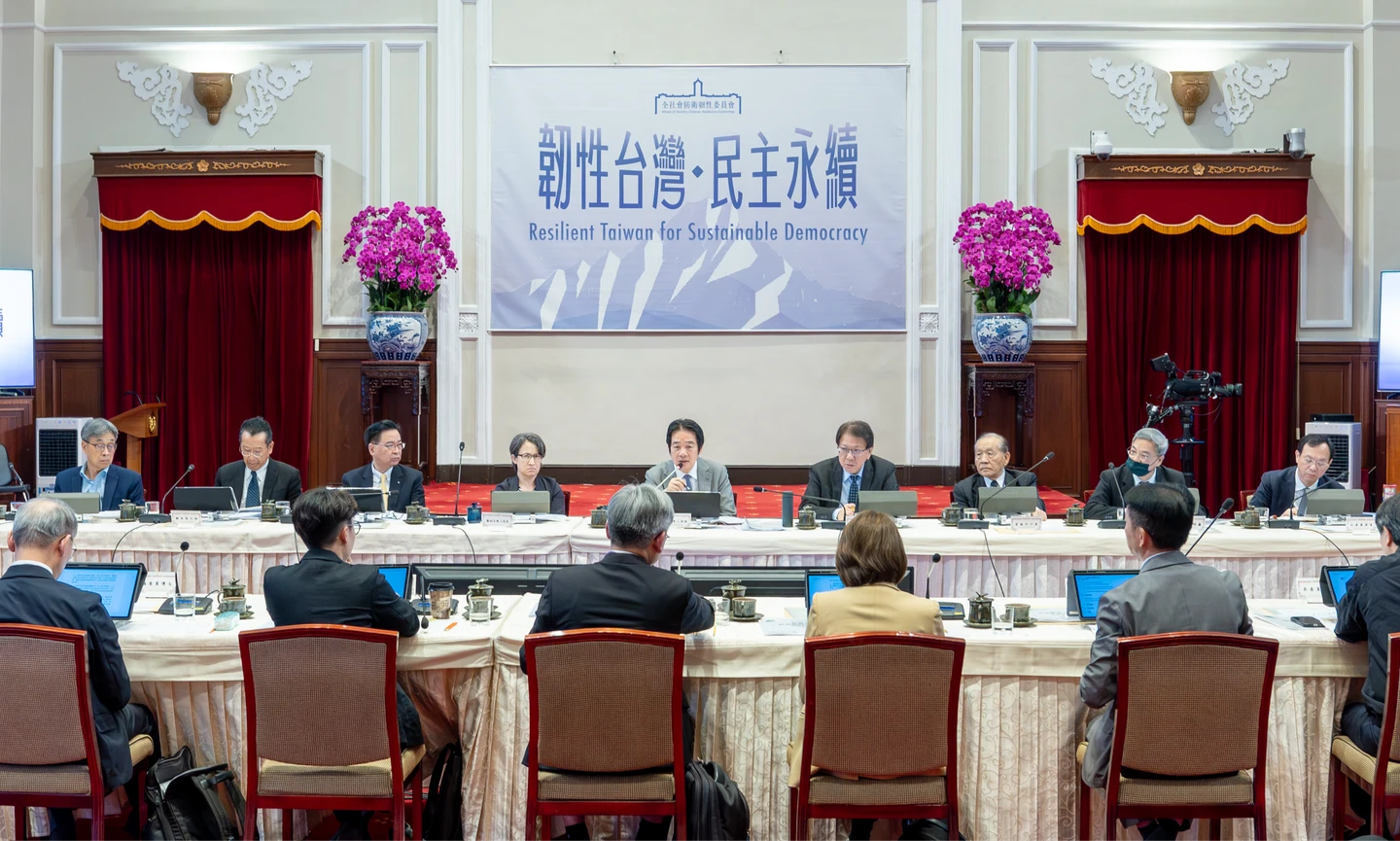國安防線延伸港口、民生物資運補　賴清德令：落實驅離「確保航道暢通」