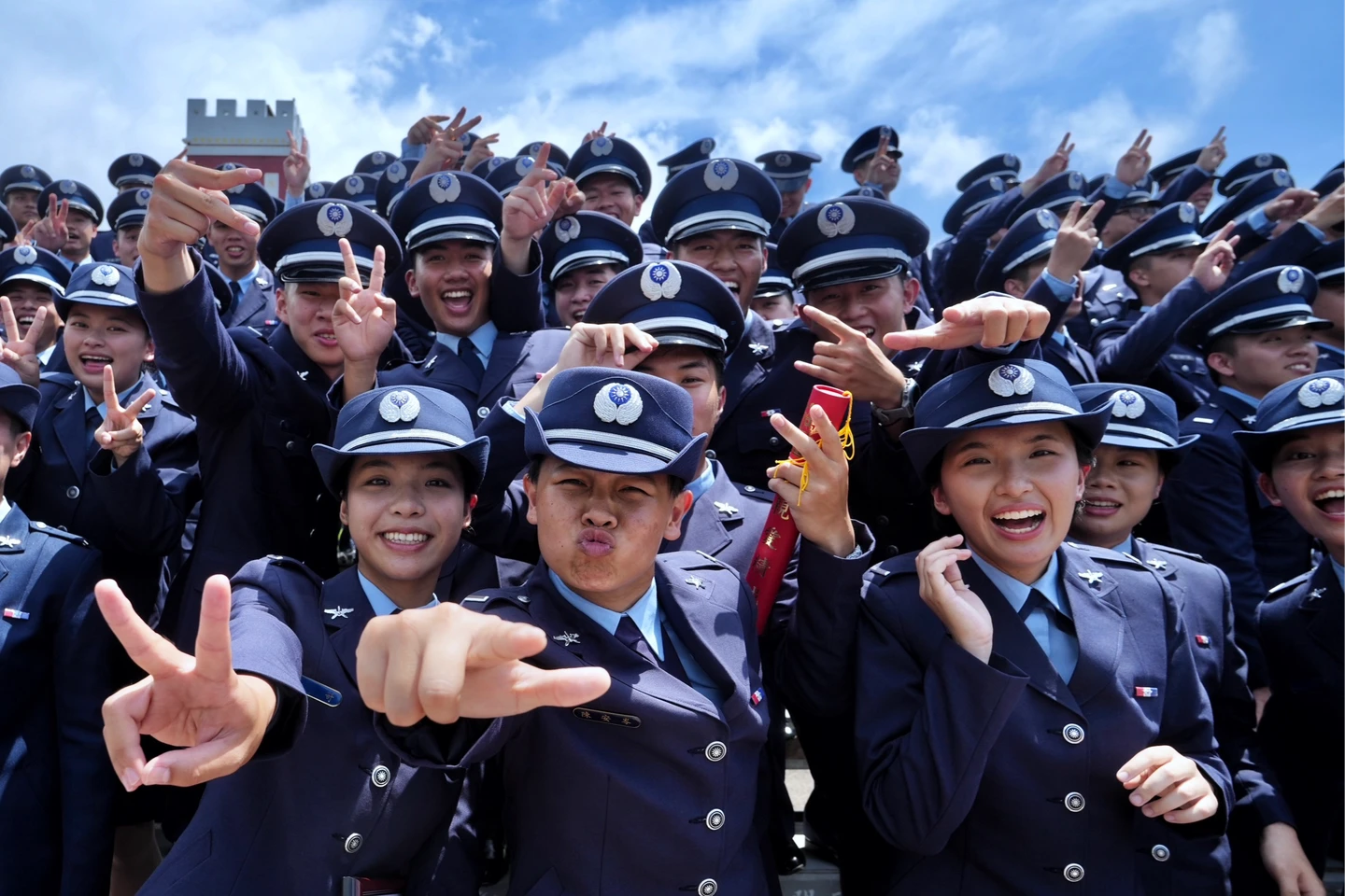 出席三軍八校院聯合畢典！　賴清德：增加國防投資、做國軍堅實後盾