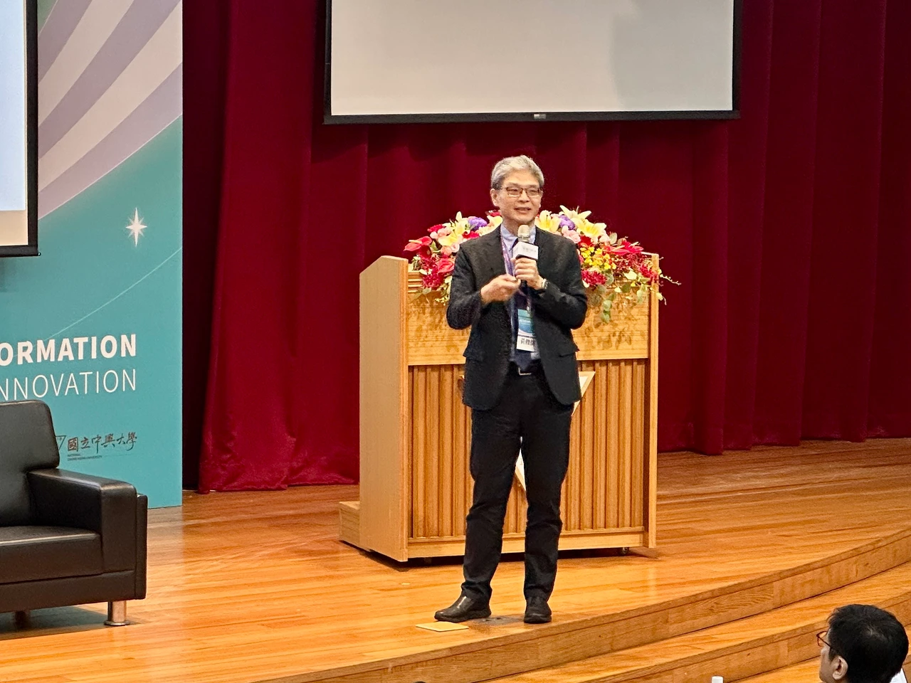 AI時代知識生產轉為「多元燉煮式」　學者：應強化通識教育