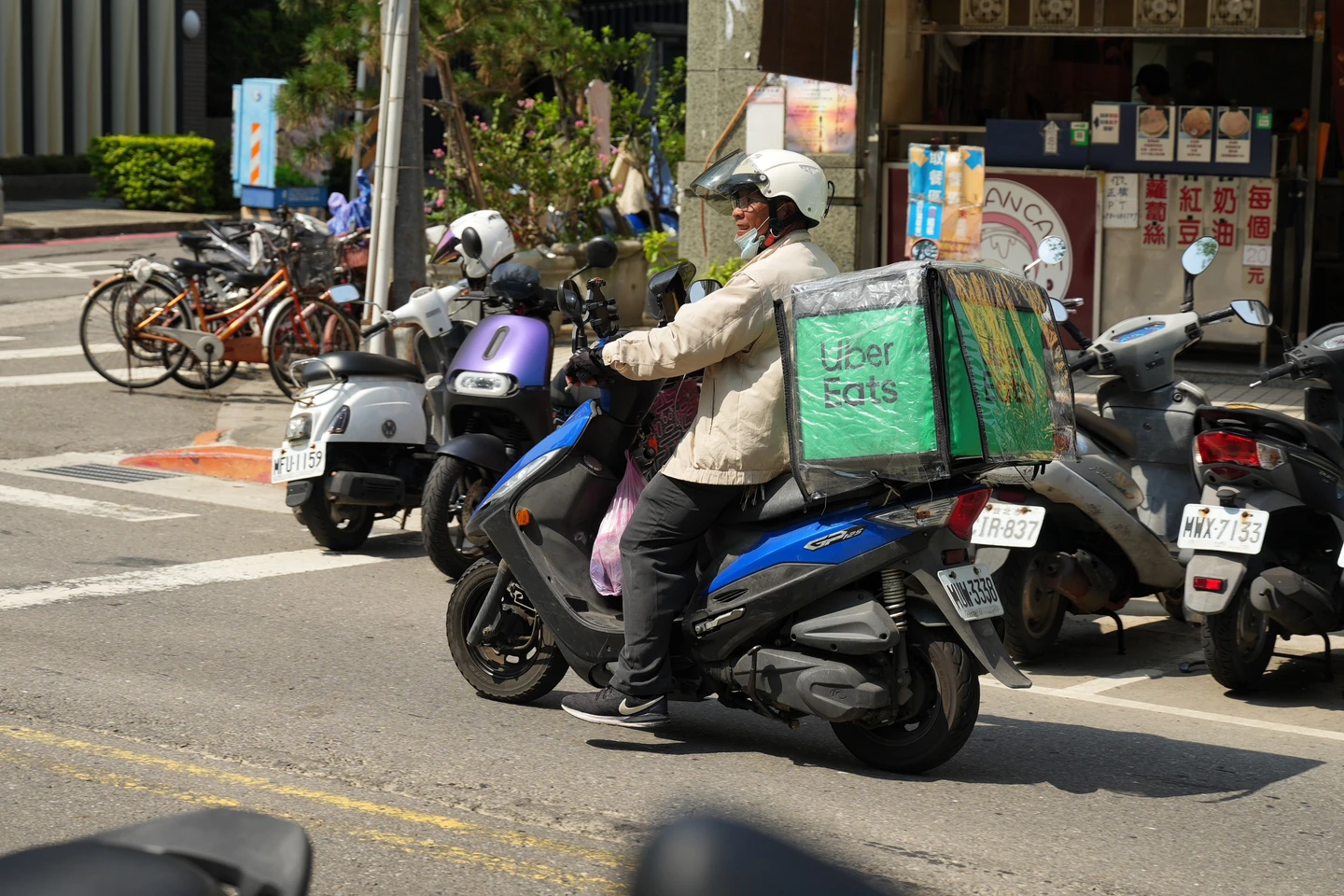 直擊｜Uber機車載客首日啟動！實測叫車司機竟不知情　北市派員盯場