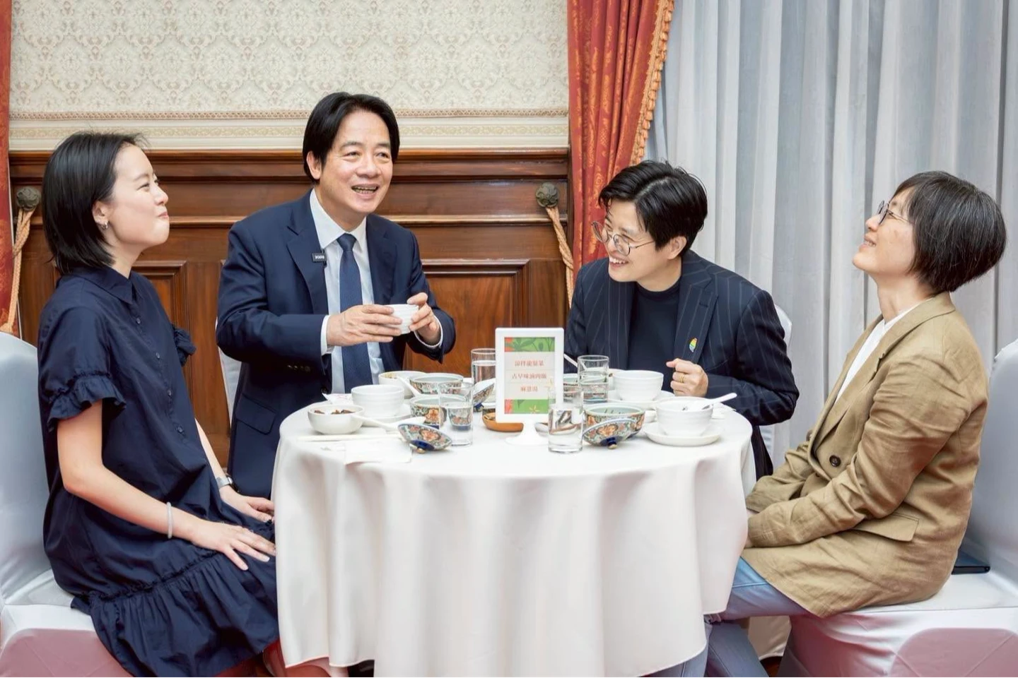 總統跟楊双子封這碗為「國飯」　賴清德首嚐麻薏湯給4個字