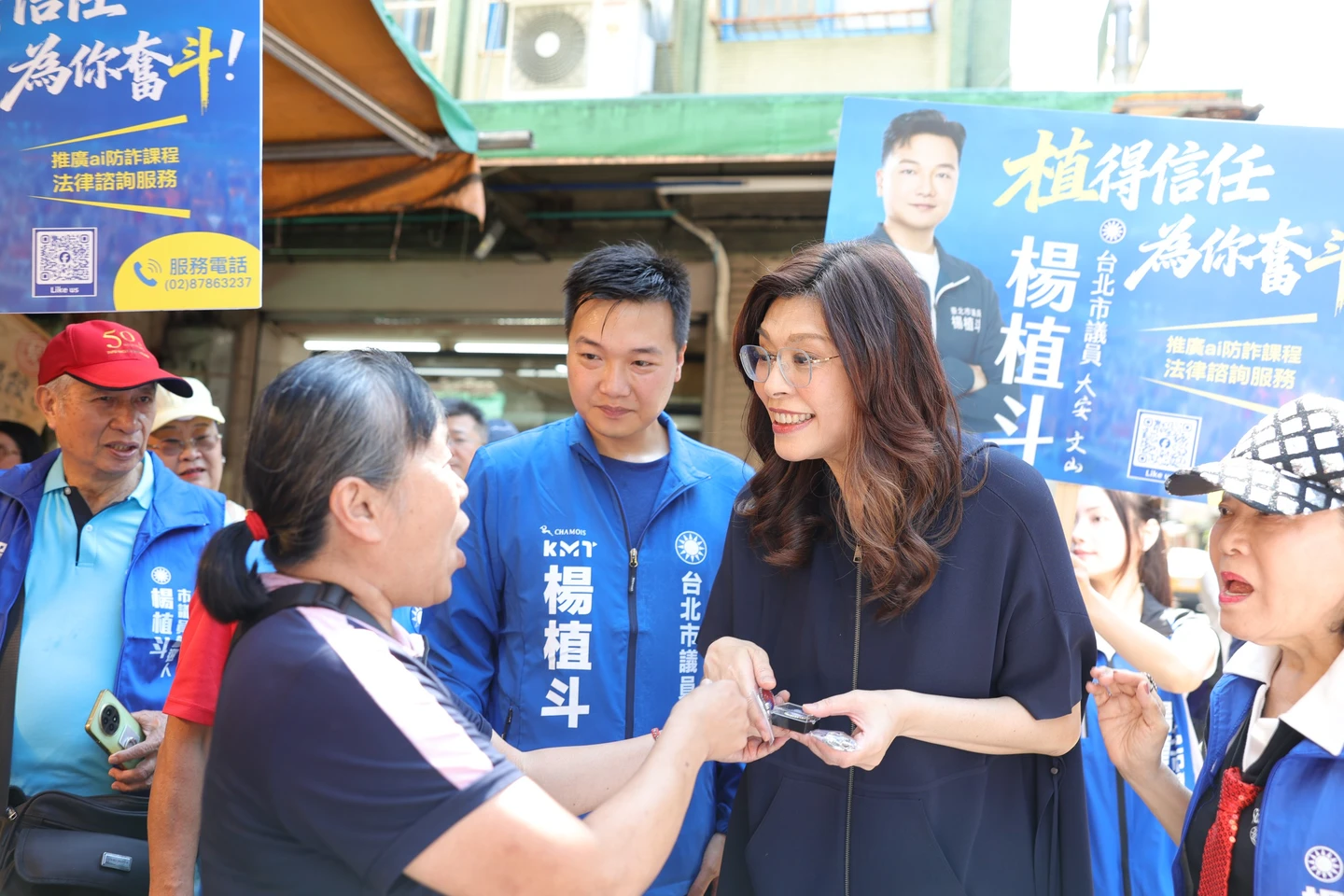 被媒體追問「票房毒藥」　鄭麗文回嗆：你們是民進黨派來的？