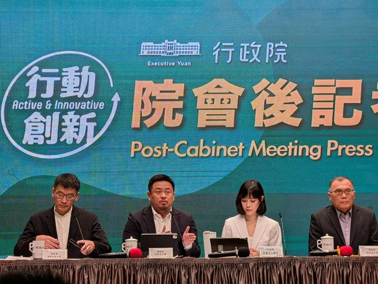 開放勞退舊制勞工「自提、提前結存退休金」　勞長：非轉新制