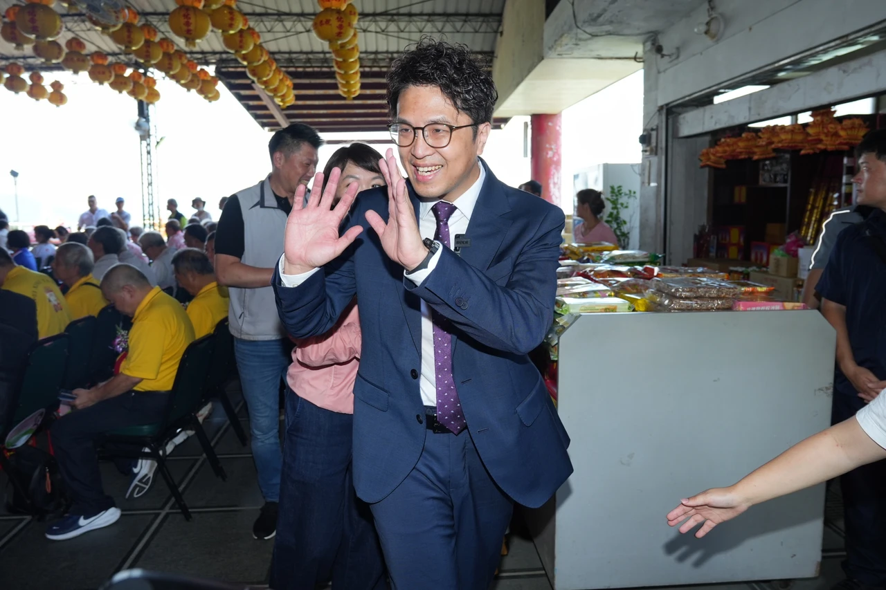遭酸「不知萬芳醫院是醫學中心」　沈伯洋嘆：被超譯曲解，極其詭異