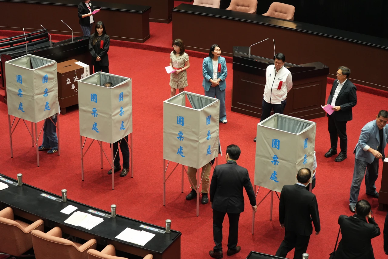 中選會人事案今天表決！藍白多數「3人全封殺」　韓國瑜、林宜瑾未領票