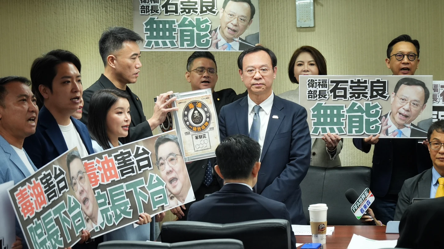 圖多｜中聯問題油風暴！眾藍委喊「毒油害台，院長下台」　石崇良臉色凝重