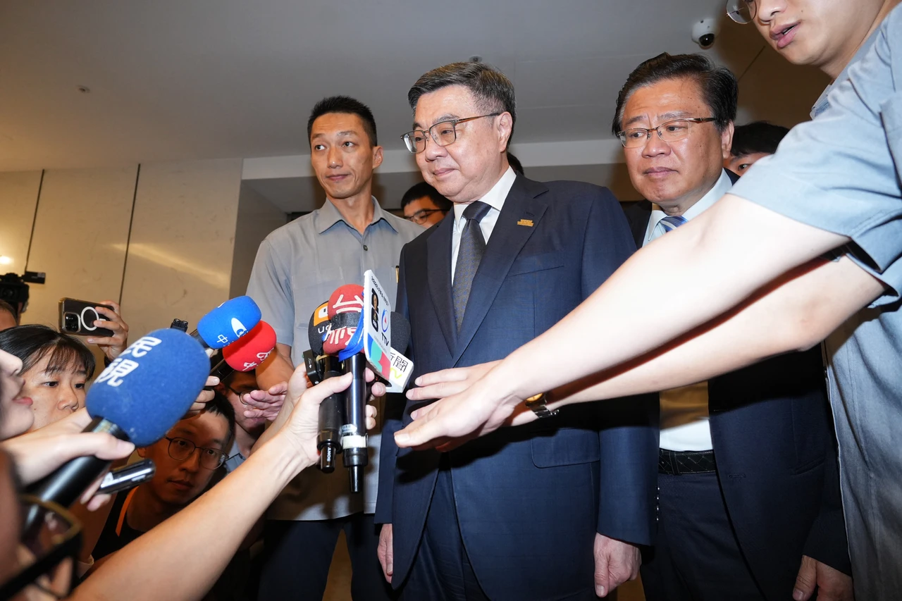 中聯毒油風暴延燒！卓榮泰駁蓋牌說　明天會再盤整給國人最正確、安心的資訊