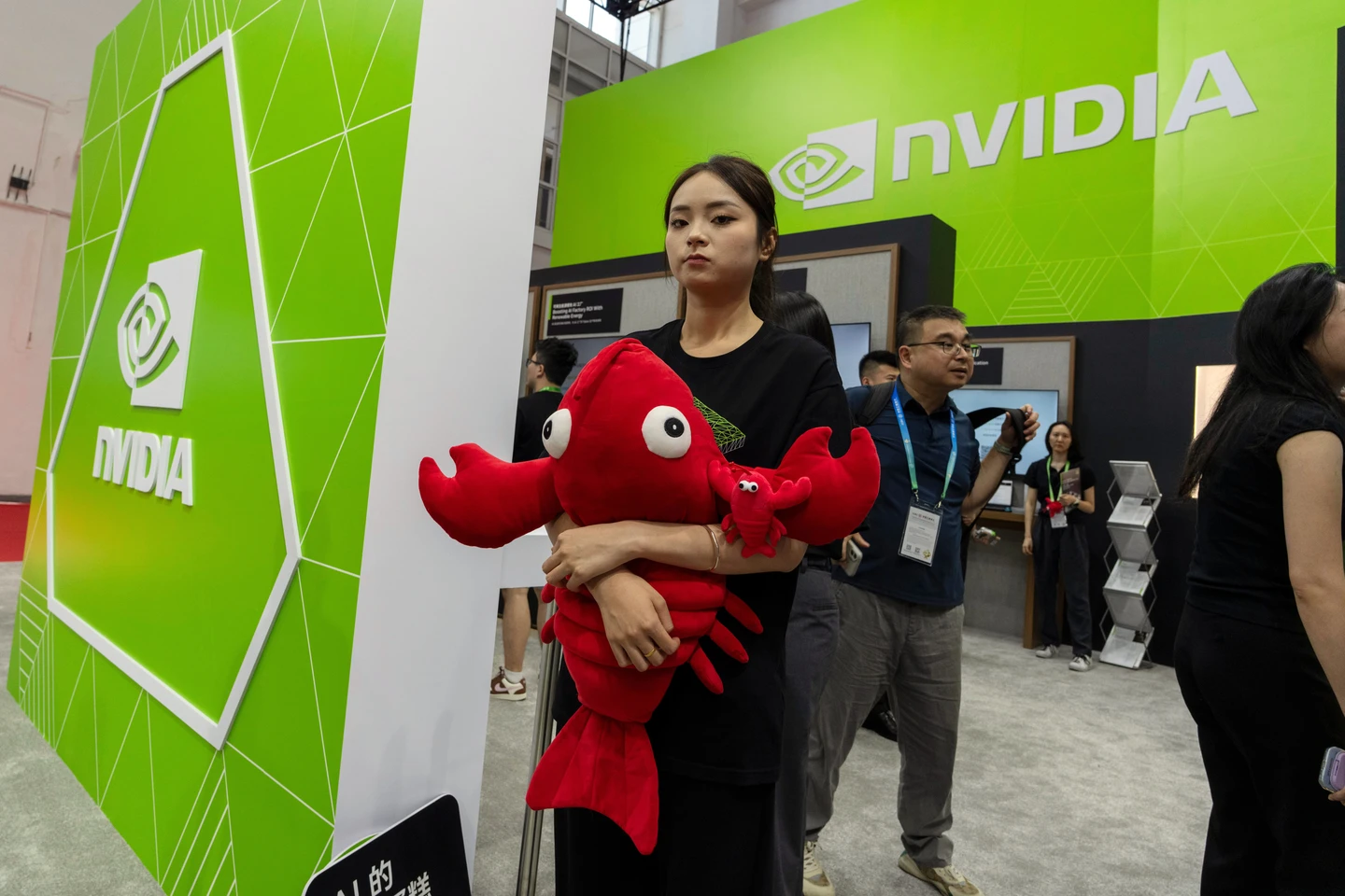 NVIDIA怎麼了？不到2月市值蒸發32兆　股價竟比可樂還便宜