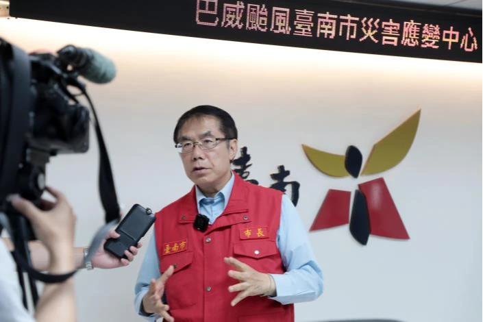 台南明放颱風假？　黃偉哲「料敵從寬」：下班前宣布