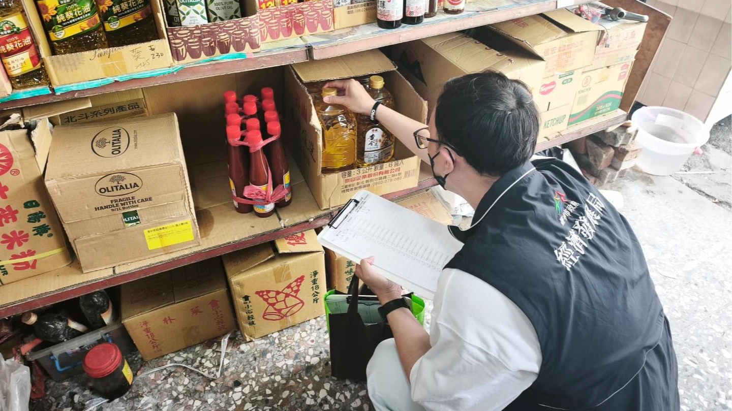中聯毒油再擴大！全聯、蝦皮、酷澎、路易莎都在列　中市公布364家下游業者名單