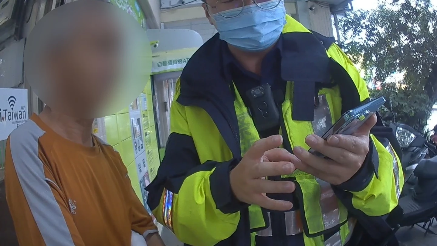 有片｜網購水蜜桃有詐！68歲翁誤信話術險匯3萬　熱心警苦勸成功攔阻