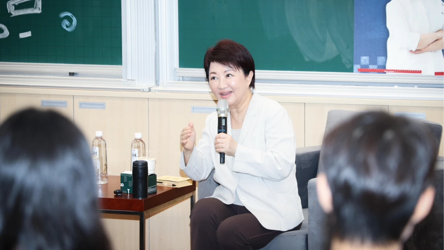 遭卓榮泰指「搶快」公布毒油流向！　盧秀燕反擊了：民眾健康不能等