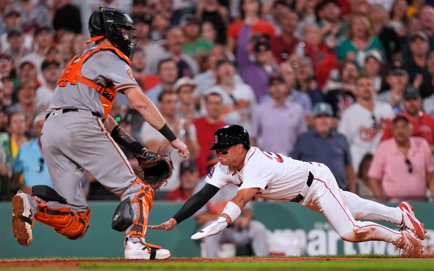 MLB｜果真是福將！鄭宗哲「空中抓飛鳥」美技再見接殺　有他在紅襪奪14連勝