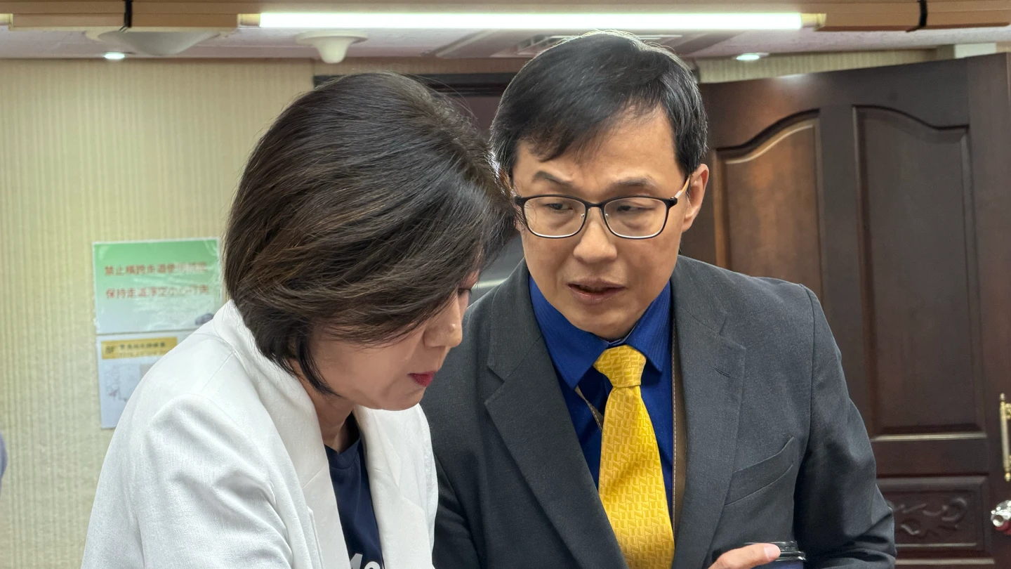 黃國昌爆「賴政府周五讓食藥署長姜至剛下台」　本人1句話回應