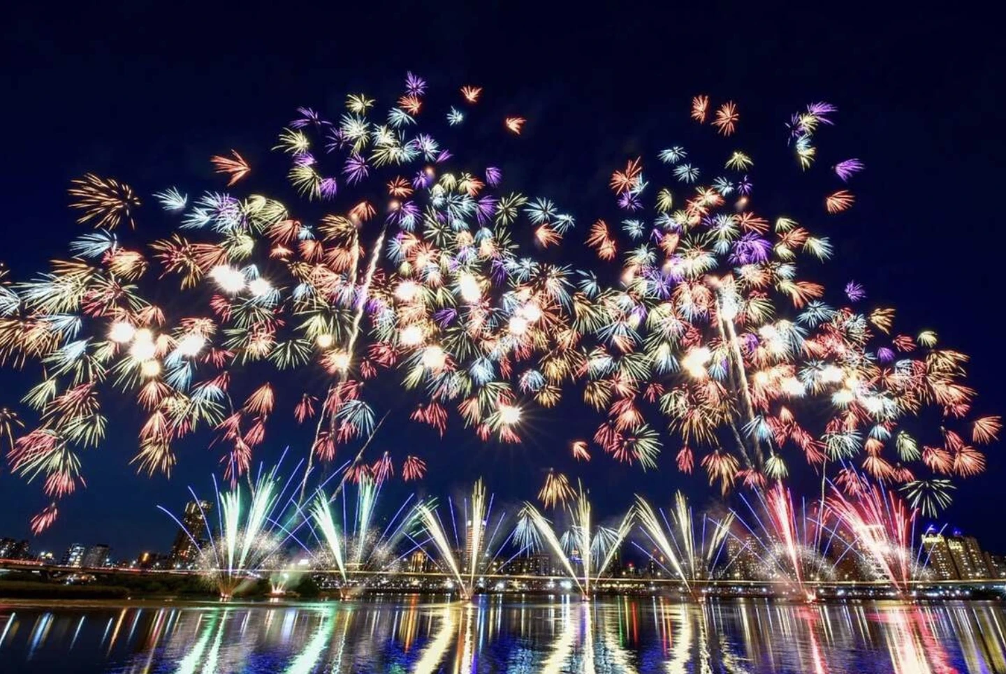 大稻埕夏日節7/25登場！住飯店送VIP煙火席　晶華加碼頂樓泳池派對