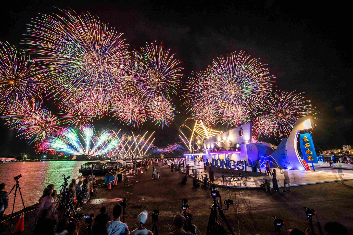 東石海之夏煙火秀明登場！嘉縣府推3大觀賞點　不受颱風影響照常施放