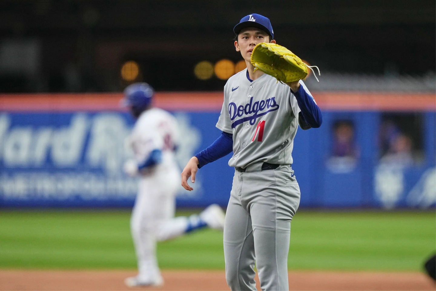 MLB｜手套似乎變大引熱議　佐佐木朗希幽默回應：是我臉變小
