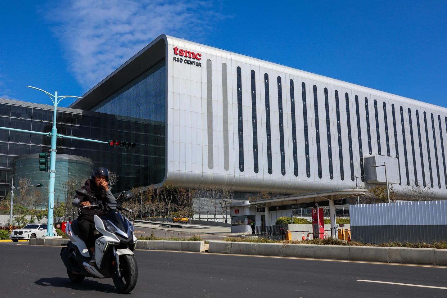 台積亞利桑那廠產出首批4奈米輝達GB300 GPU　仍需運回台灣封裝