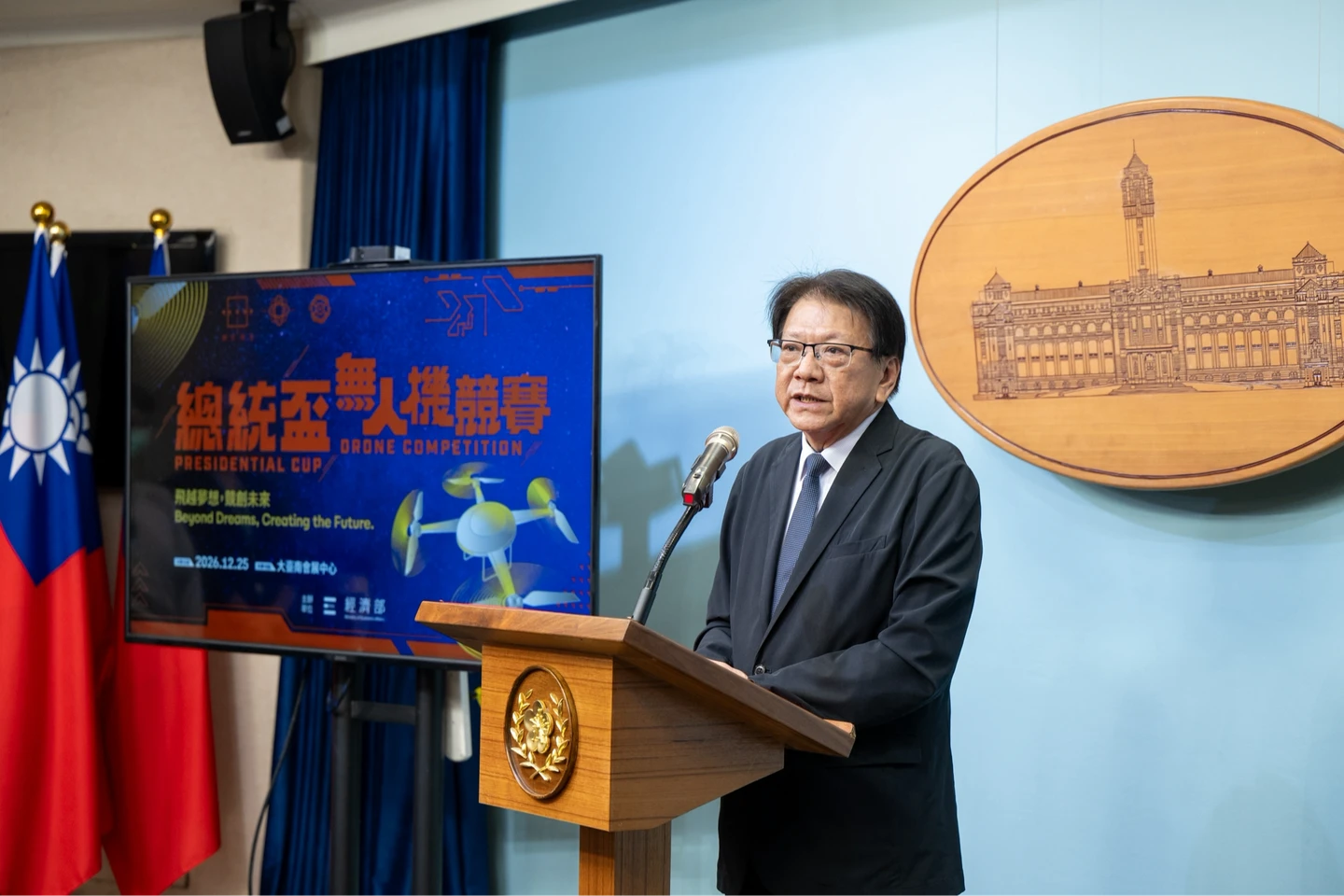 總統盃無人機競賽開跑！潘孟安疾呼「荒漠需甘霖」　請立院高抬貴手