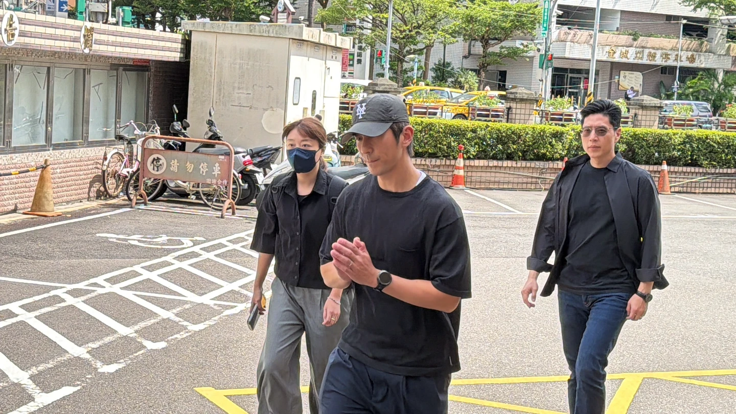 修杰楷現身！花15萬閃兵失敗遭求刑2年8月　出庭被問「認罪嗎」反應曝