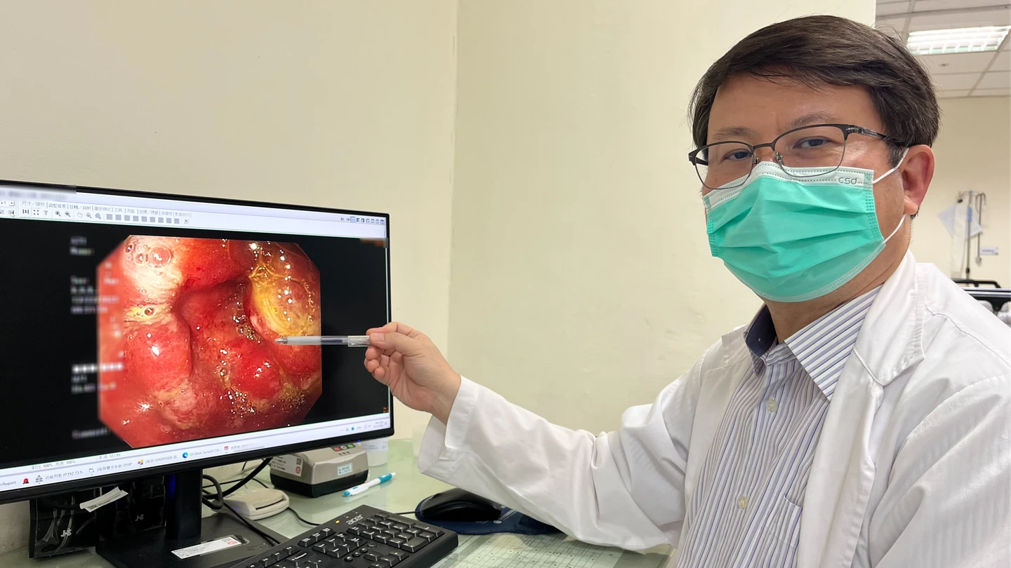 共食族小心！68歲男胃脹氣半年不理會　一照胃鏡竟是胃癌三期