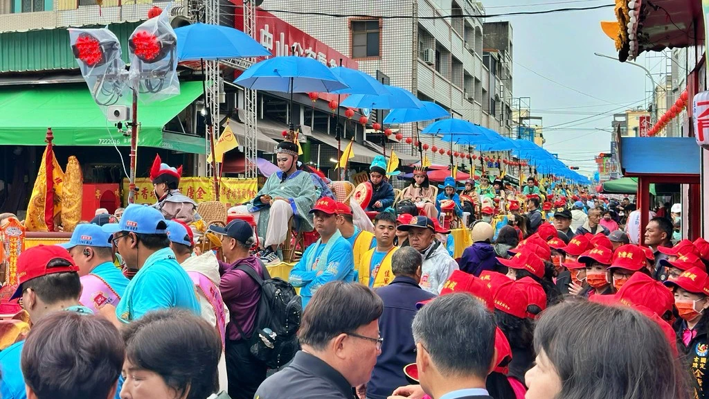 80官兵當廟會走路工！檢調衝營區搜索　八軍團前旅長涉貪20萬交保