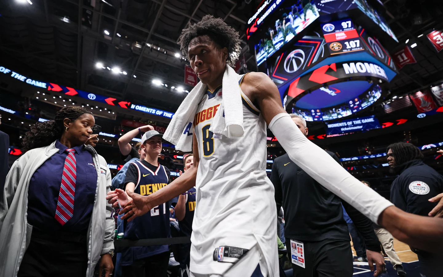 NBA｜騎士欲「先簽後換」金塊23歲鋒線悍將！美媒曝潛在交易方案