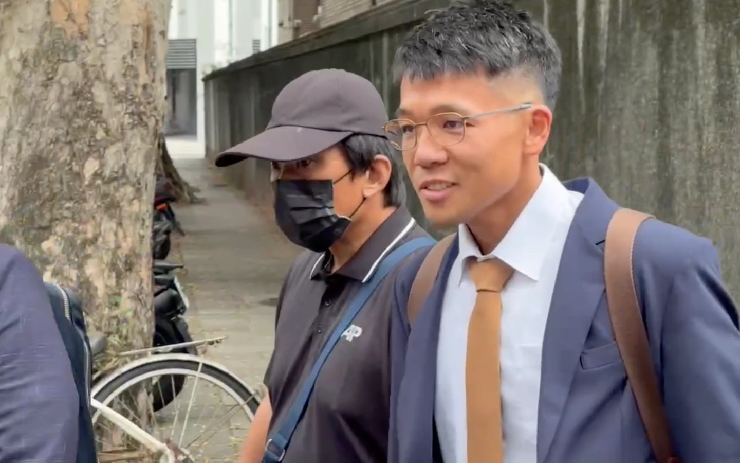 推倒義交害腦出血竟喊「別裝了」！工人不認害命辯：正當防衛　判決出爐
