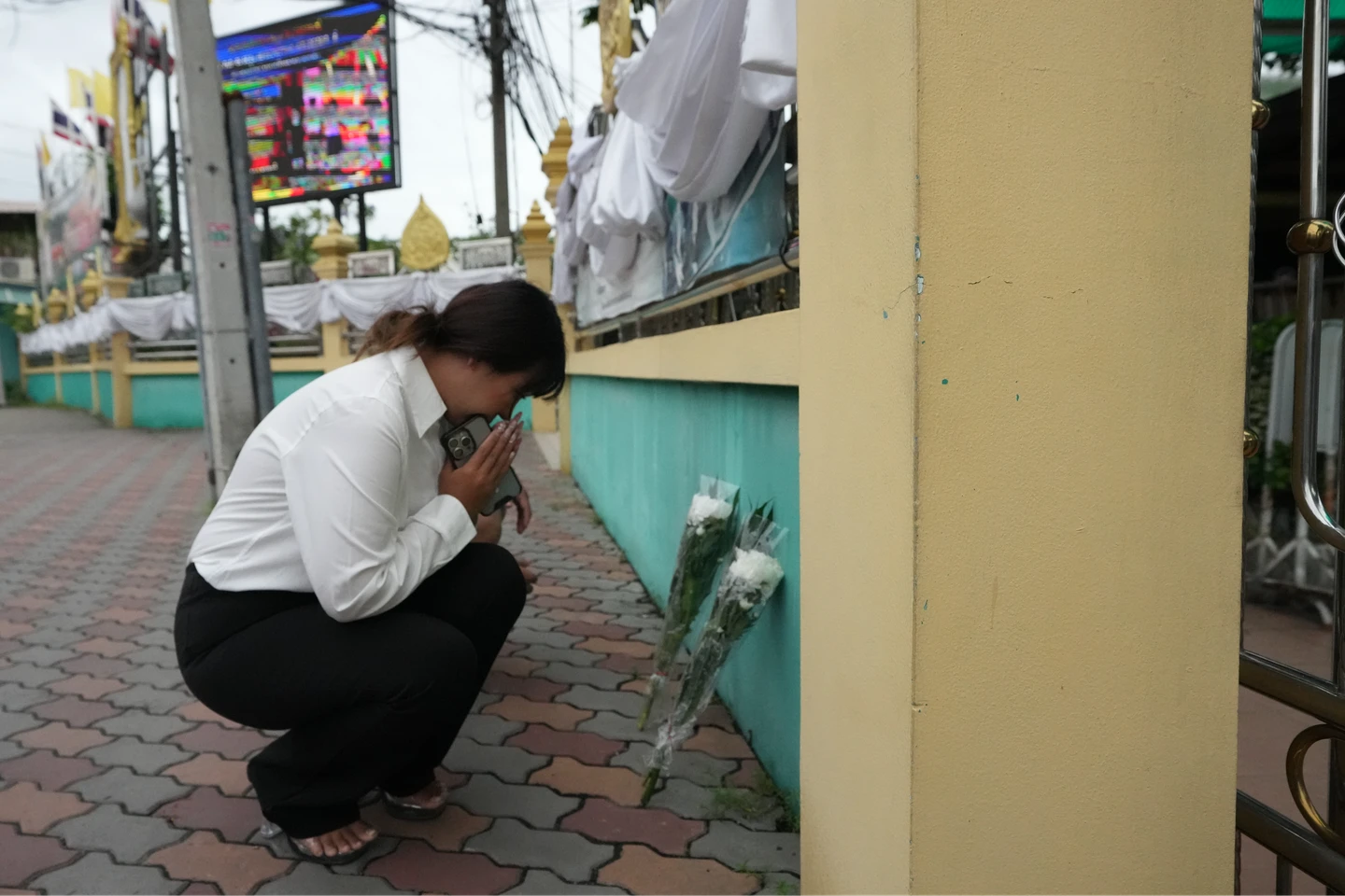 泰國校園槍擊震驚全球！14歲槍手父稱兒學業優秀　警方透露他案發前曾看這類網站