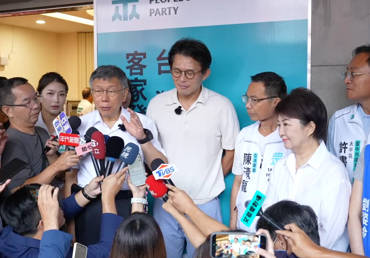 慈濟買疫苗被詐騙10億！柯文哲反嗆「民進黨王八蛋」：不要把老百姓當白痴