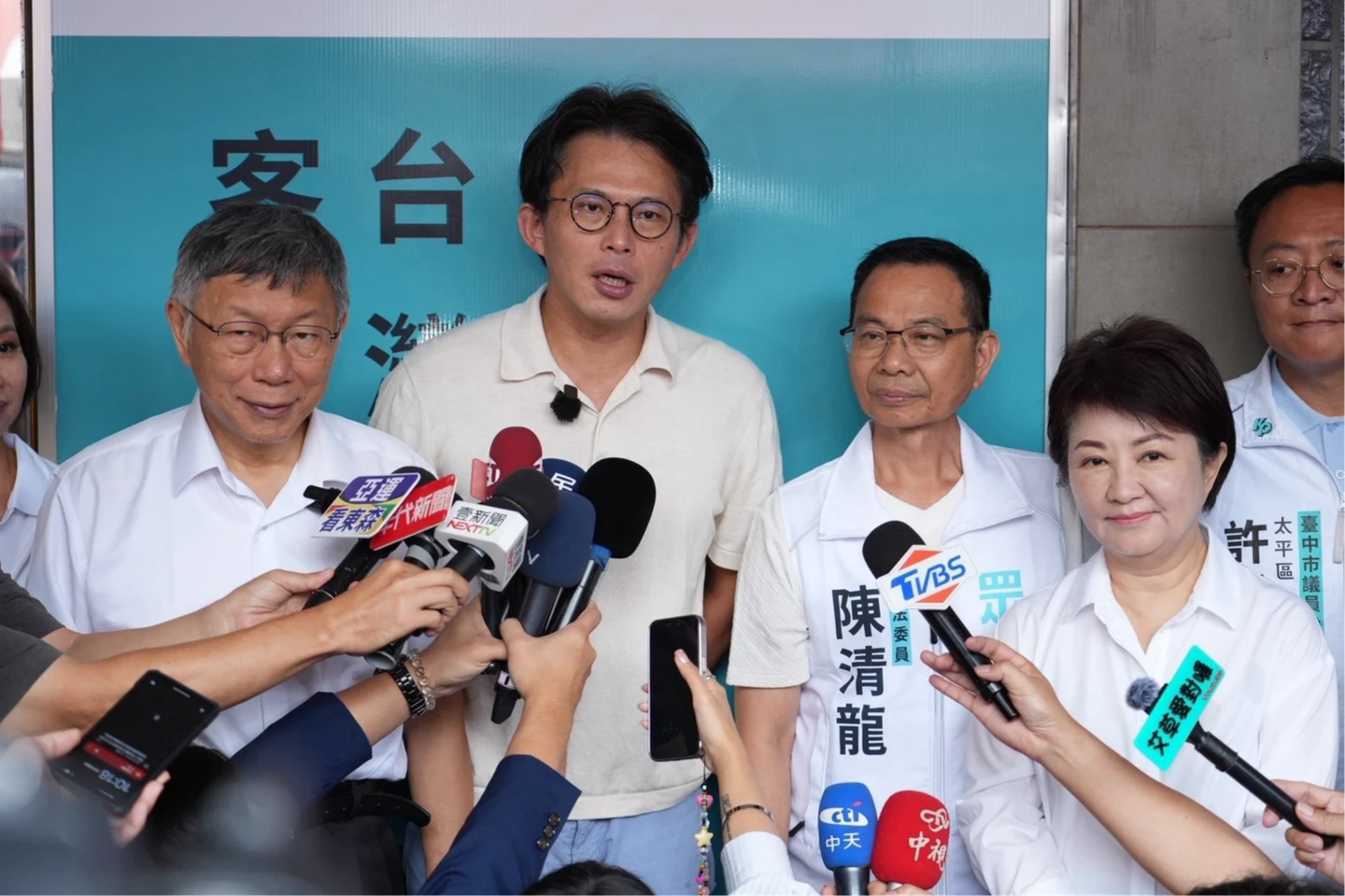 刪減公投數藍白喬不攏！民眾黨預告8白委8/11「4對4」辯論鞭刑
