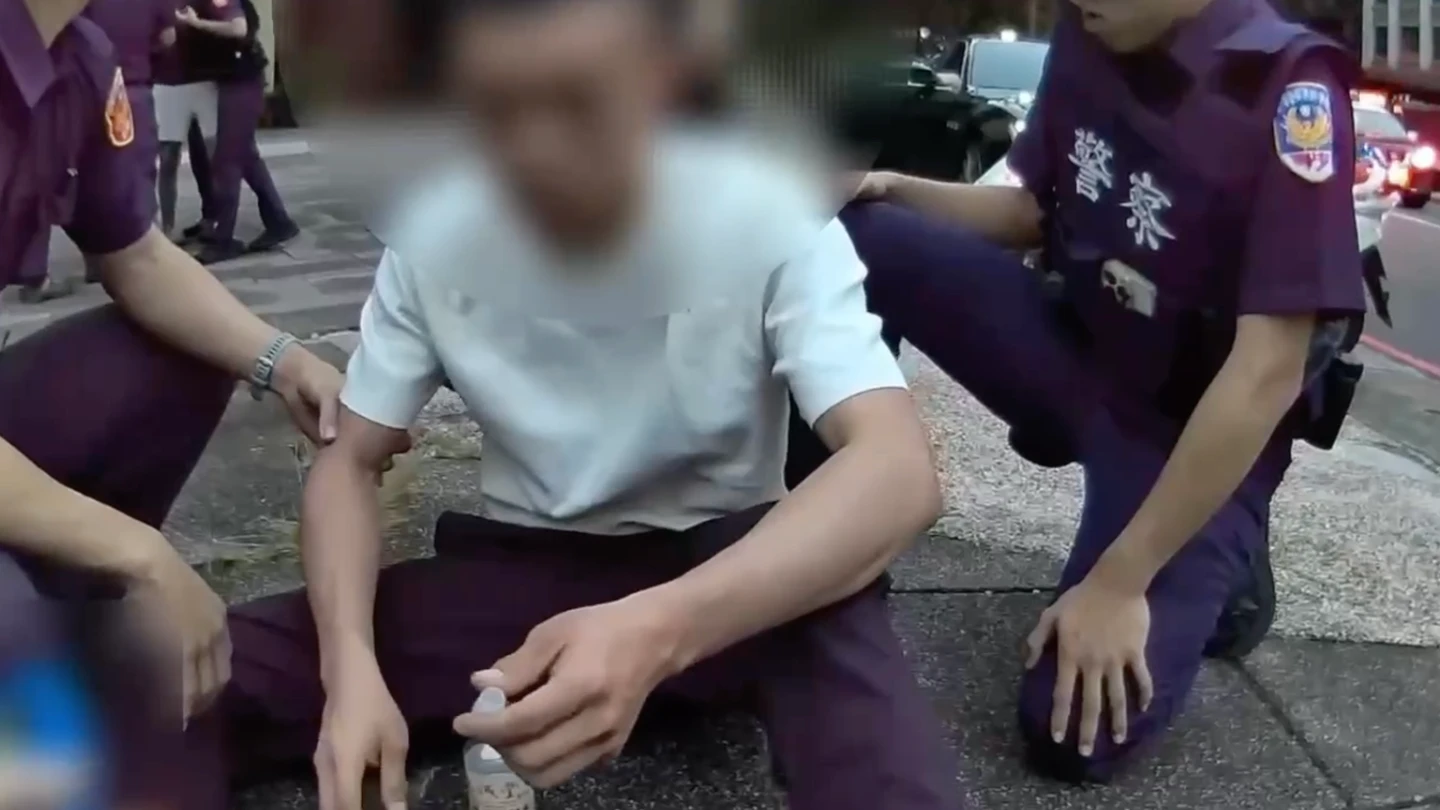 沒打方向燈被盯上！高雄21歲男酒毒駕全中「最高噴24.5萬」　2友咆哮助陣也栽了