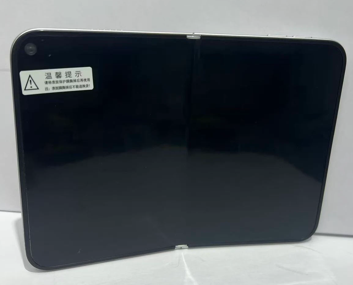 挑戰極薄4.5公釐！摺疊iPhone下月亮相　保護貼洩內外螢幕自拍鏡頭設計