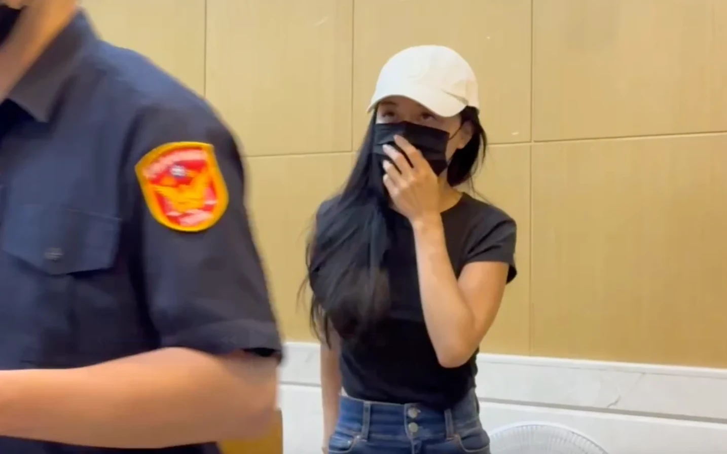 兆基前董座李建成涉掏空7億收押！前妻返台到案100萬交保　狂收名牌包豪車淪被告