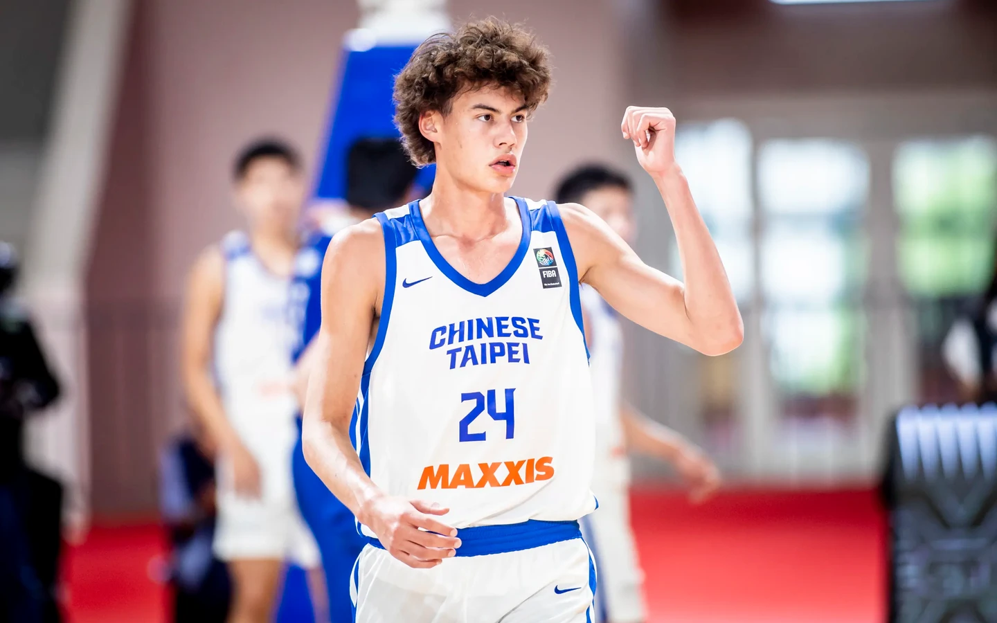 U18亞洲盃｜首秀一鳴驚人！四星高中生空中接力爆扣　陳卡特一舉躍上FIBA社群