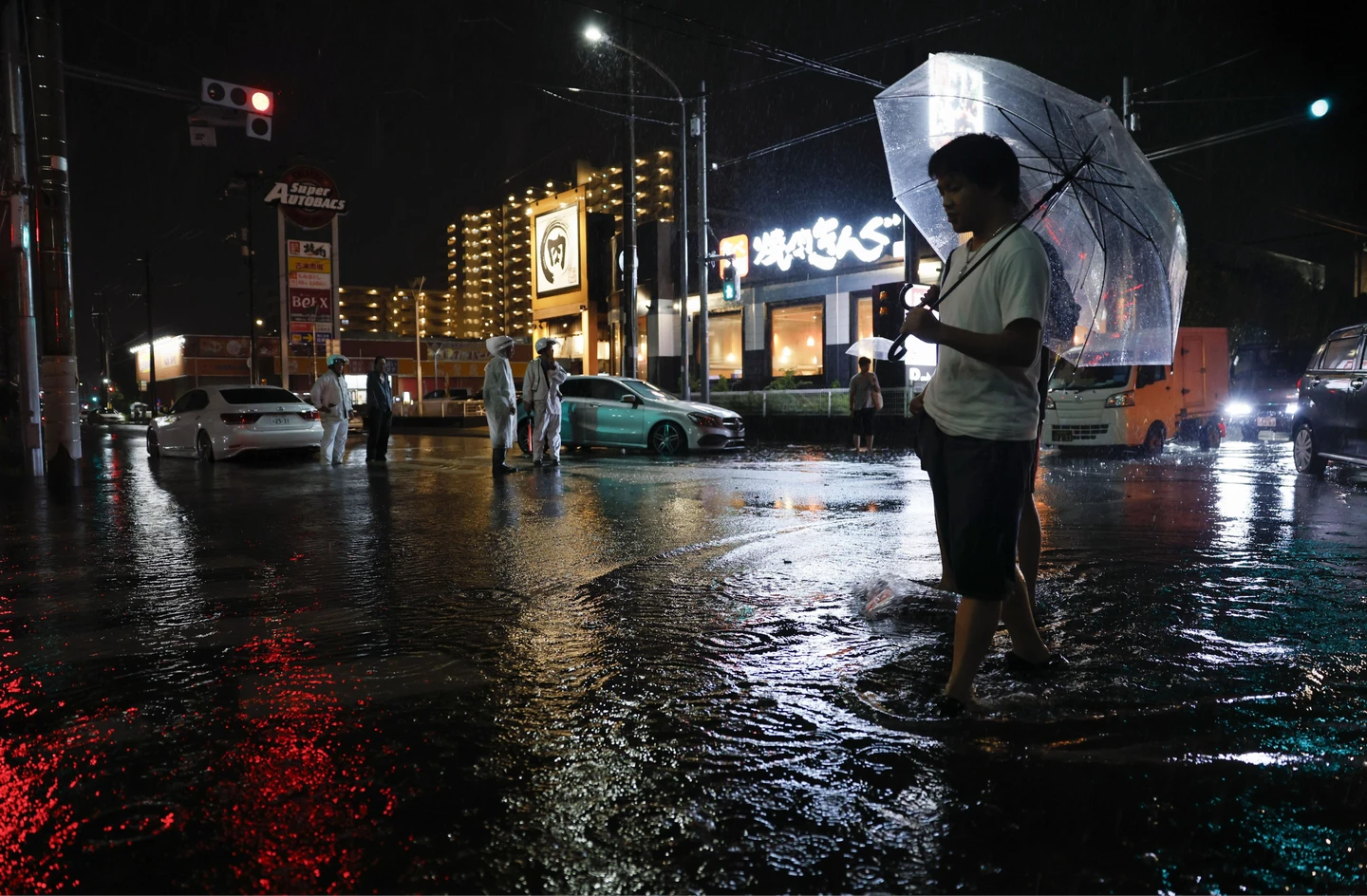 日本千葉暴雨增至8死　車輛慘遭滅頂、66歲男子驚險破窗救人