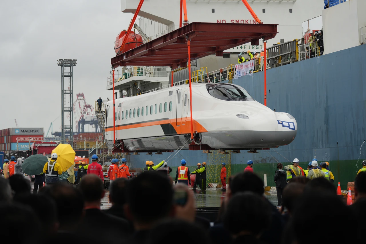 睽違22年！高鐵新車N700ST抵台　史哲曝3挑戰「明年7/1談漲價」