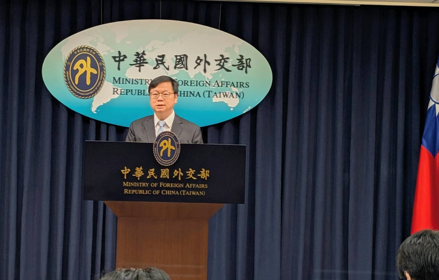 世界合唱大賽阻場外民眾拿我國旗　外交部：活動不適用「奧會模式」
