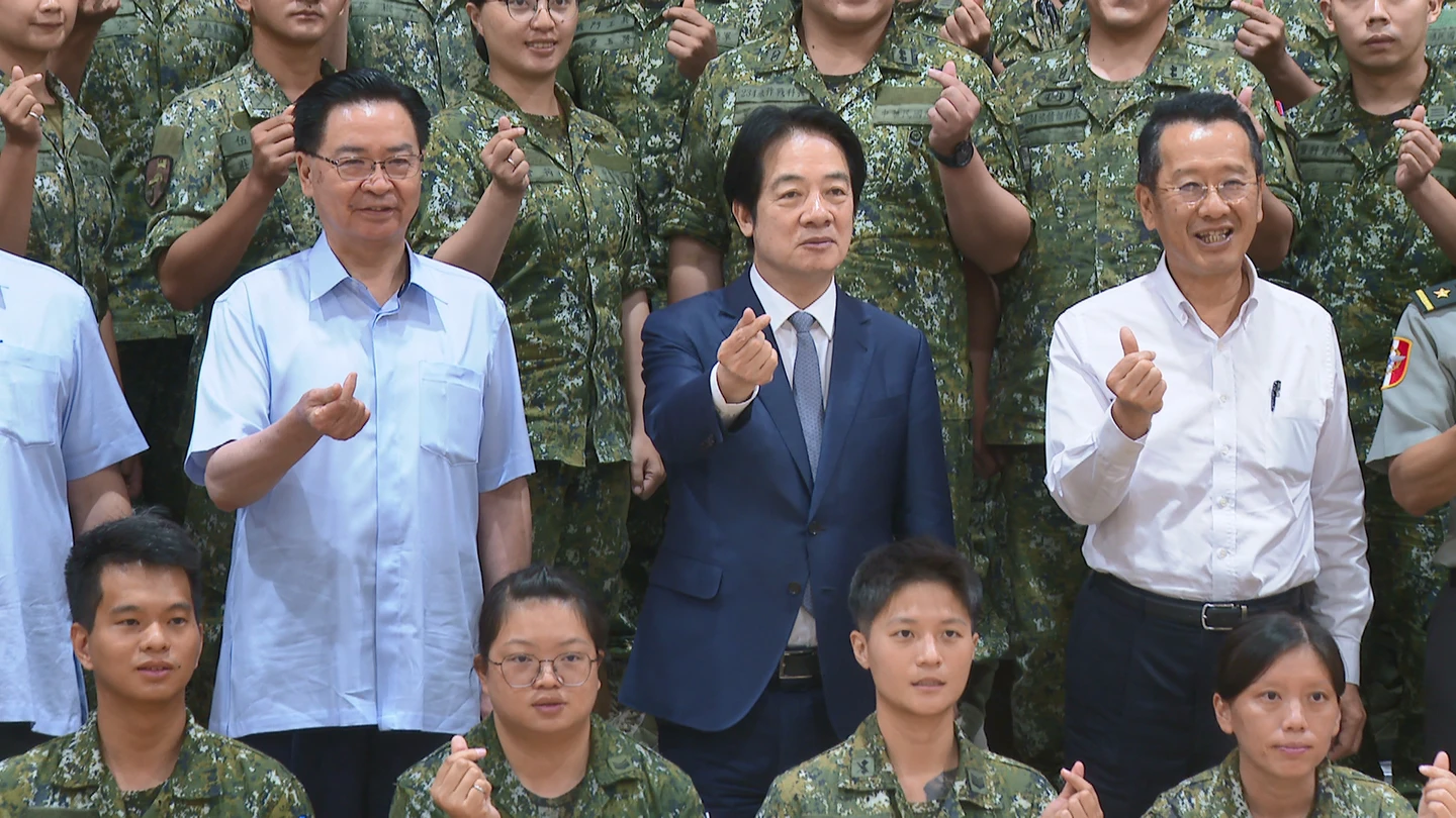 國軍加薪了！賴清德宣布新增戰鬥加給　明年軍公教再調薪4%
