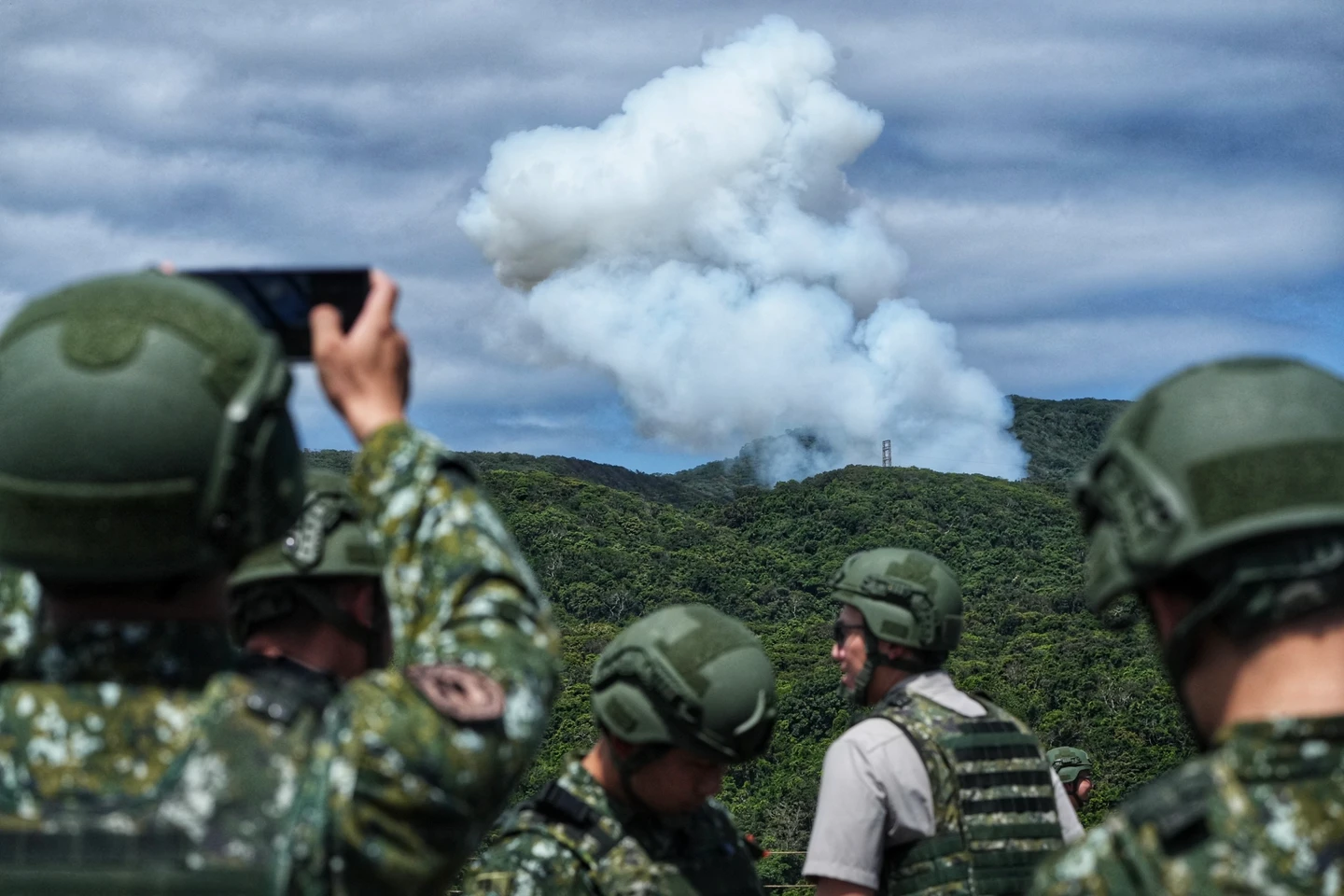 九鵬基地火炮試射！傳「大轉彎」掉山區嚇壞居民　中科院回應了