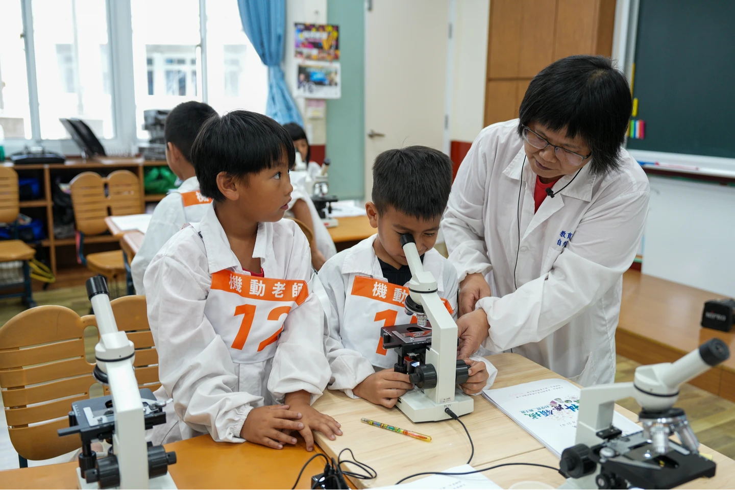 台師大把實驗室搬進原民部落　深入阿里山帶鄒族學童探索科學