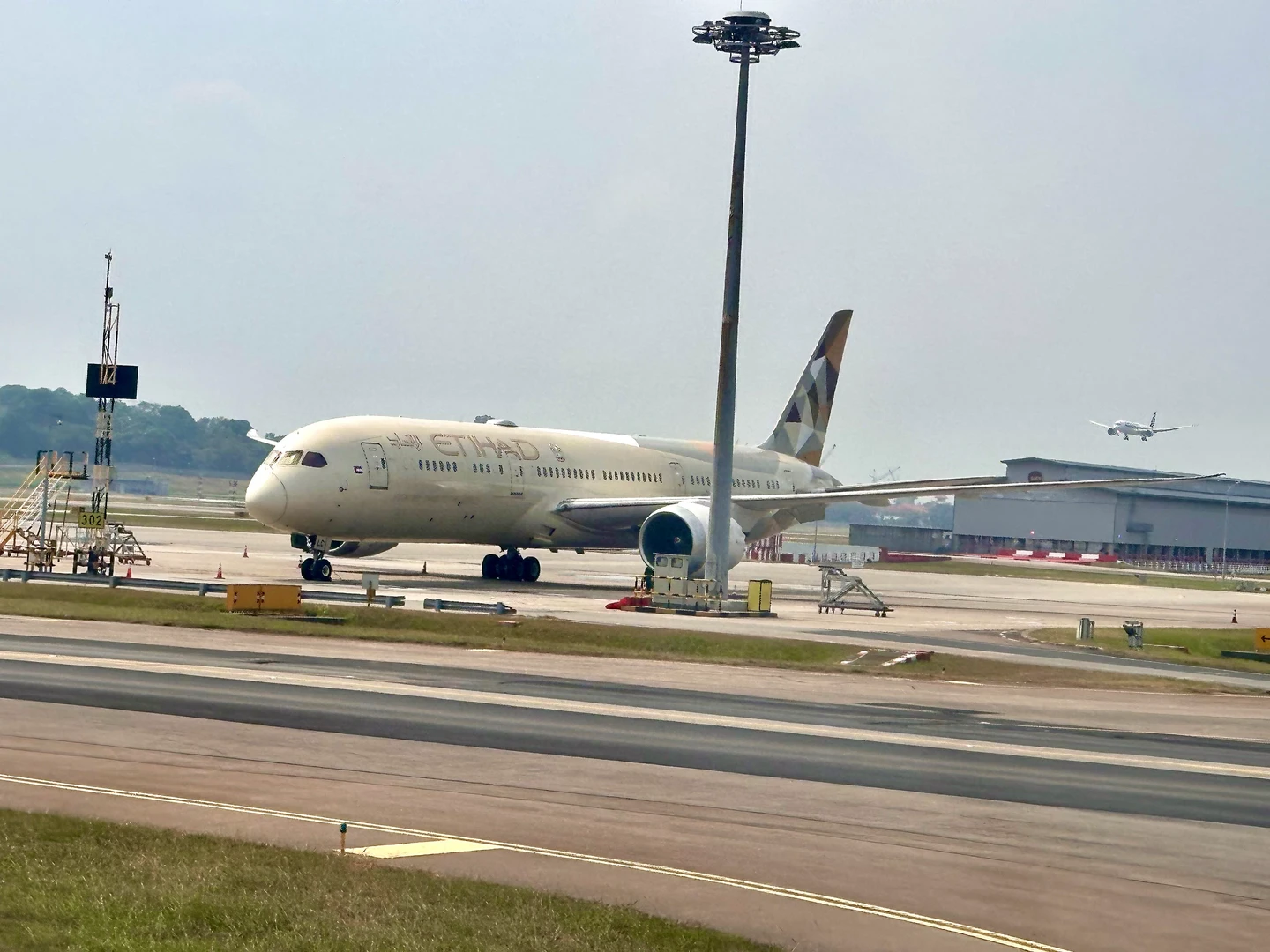 阿提哈德航空機上廣播「中國台灣」　民航局：業者已致歉並立即修正用語