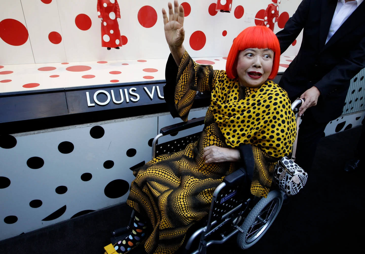 「波點女王」草間彌生逝世享耆壽97歲　臨終前未曾放下畫筆