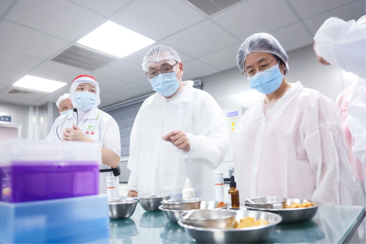 守護32.3萬學童健康！新北國中小免費營養午餐開學啟動　侯友宜視察團膳製程