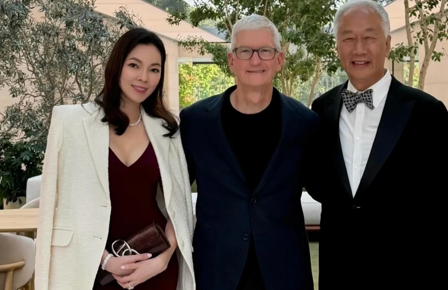 庫克卸任蘋果CEO！郭台銘曾馨瑩飛加州赴宴　謝18年前親臨婚禮情誼