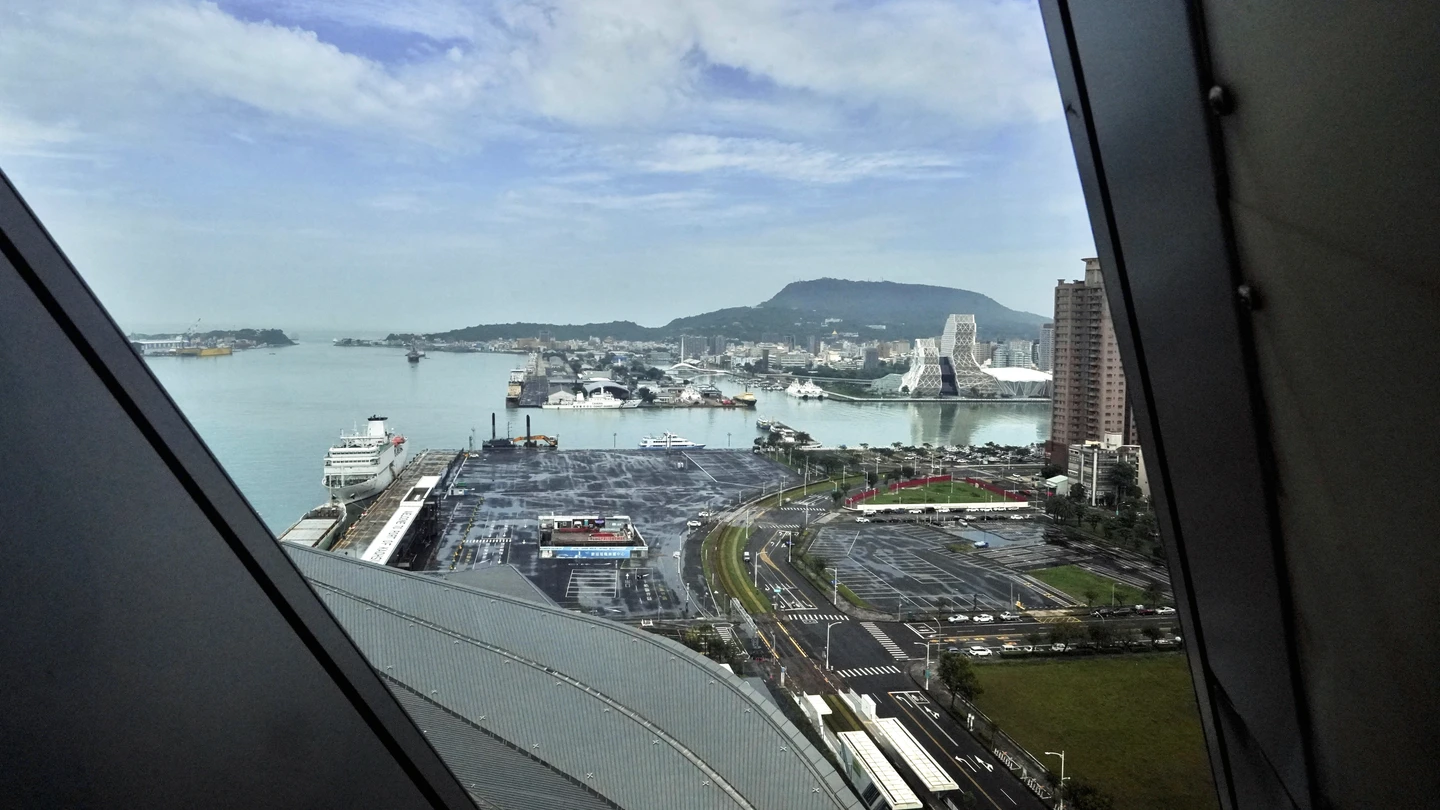 年收益300億元、119.7萬郵輪旅客後盾　港務公司高雄港「戰情中心」首度曝光