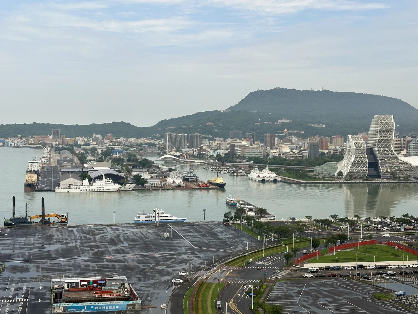 年收益300億元、119.7萬郵輪旅客後盾　港務公司高雄港「戰情中心」首度曝光