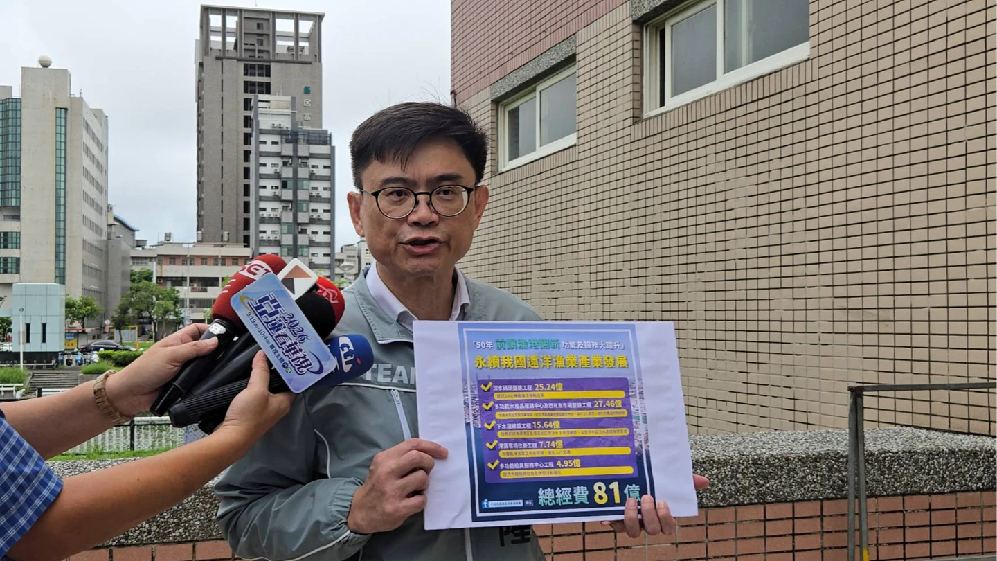 有片｜蔣萬安被問台北遮陽傘卻扯高雄漁港！賴瑞隆怒轟抹黑　嗆不道歉就辯論