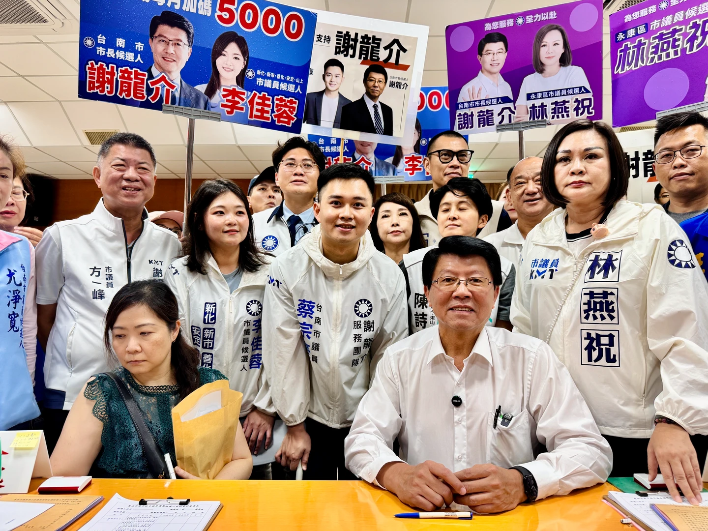 謝龍介登記參選台南市長！24藍白參選人抬轎「全面合作」　喊只做4年原因曝 