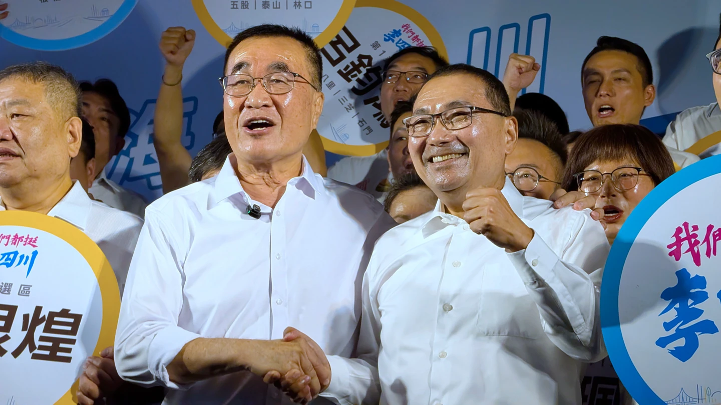 有片｜李四川登記參選新北市長！侯友宜現身力挺接棒　聞范振宗嗆鄭麗文這樣說